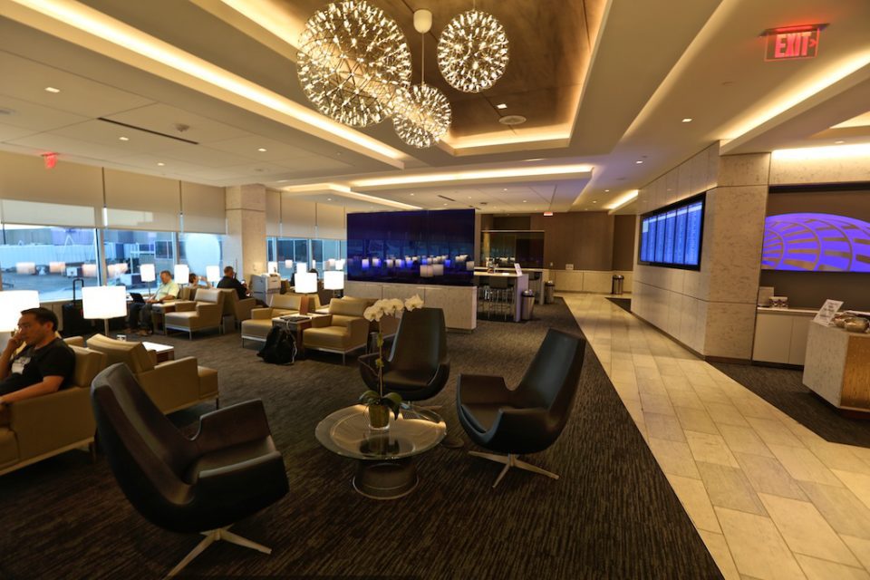 United Airlines Premier Access Benefits Guide (Worth It?) [2023] UponArriving