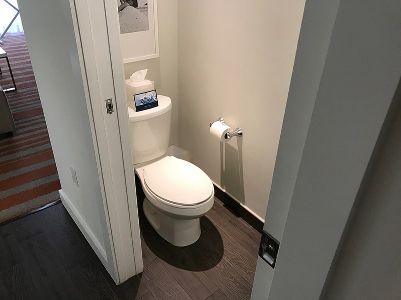 Junior Suite bathroom
