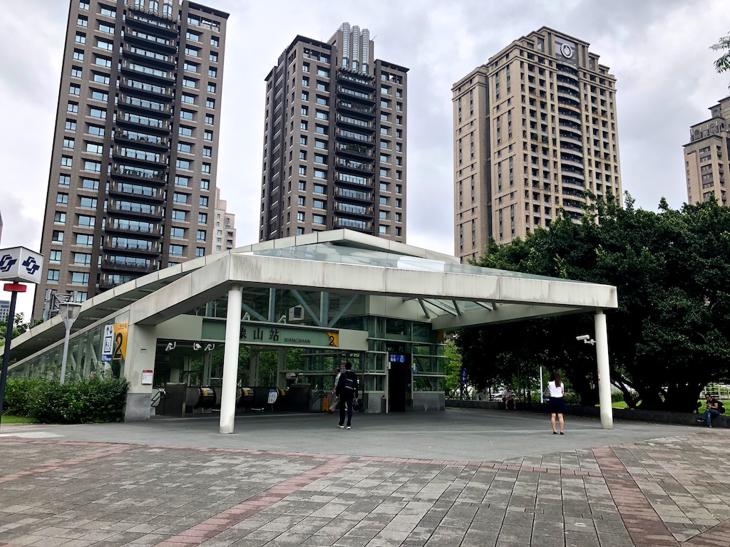 Exit 2 at Xiangshan Station