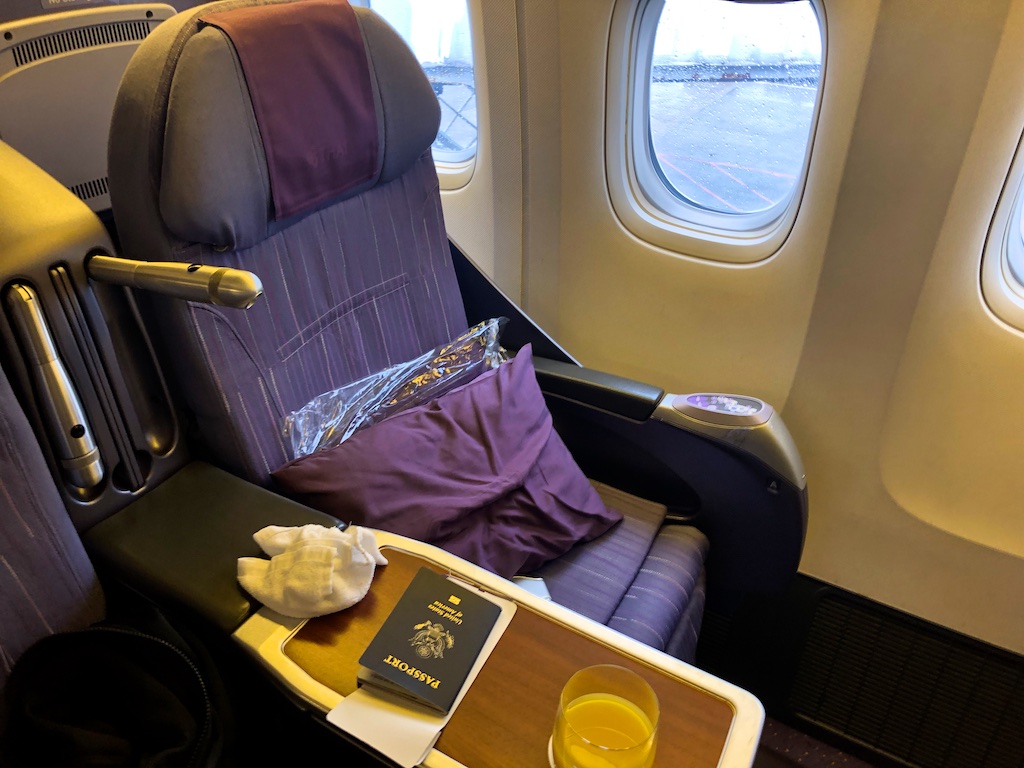 Thai Airways Business Class Royal Silk 777 200 Review Tpe To Bkk