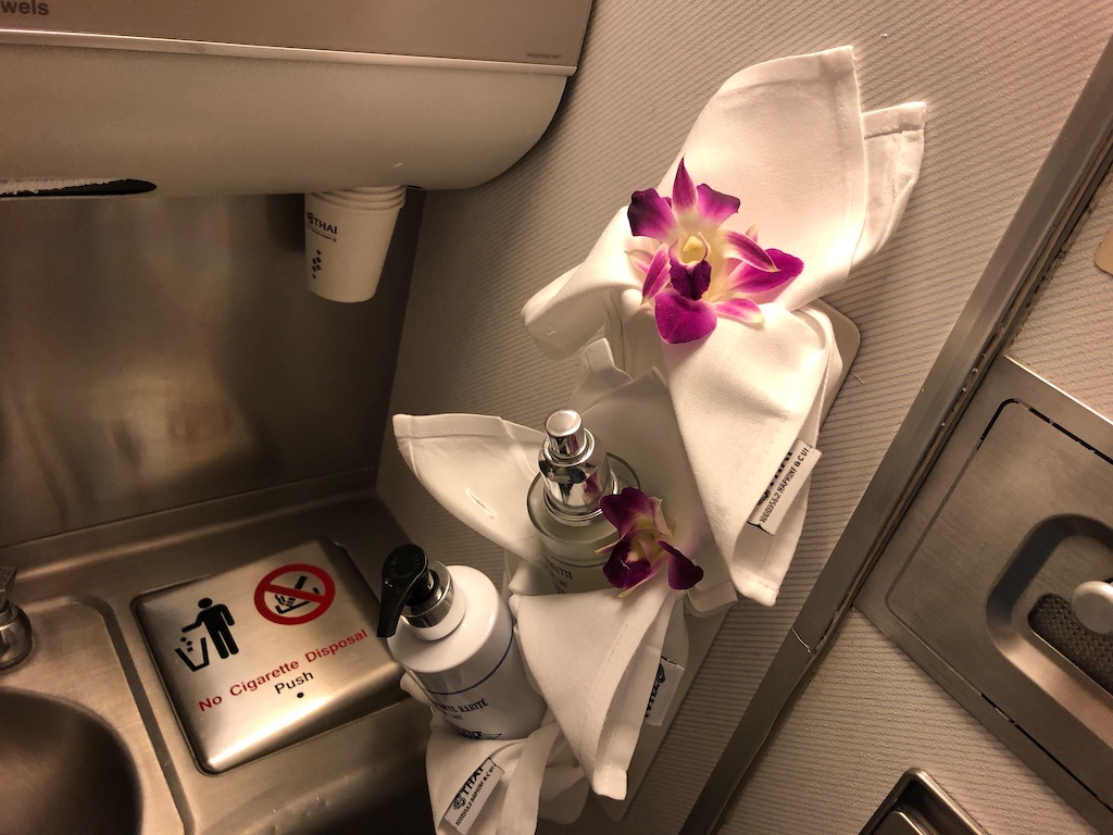 Thai Airways Business Class Royal Silk 777 200 Review Tpe To Bkk