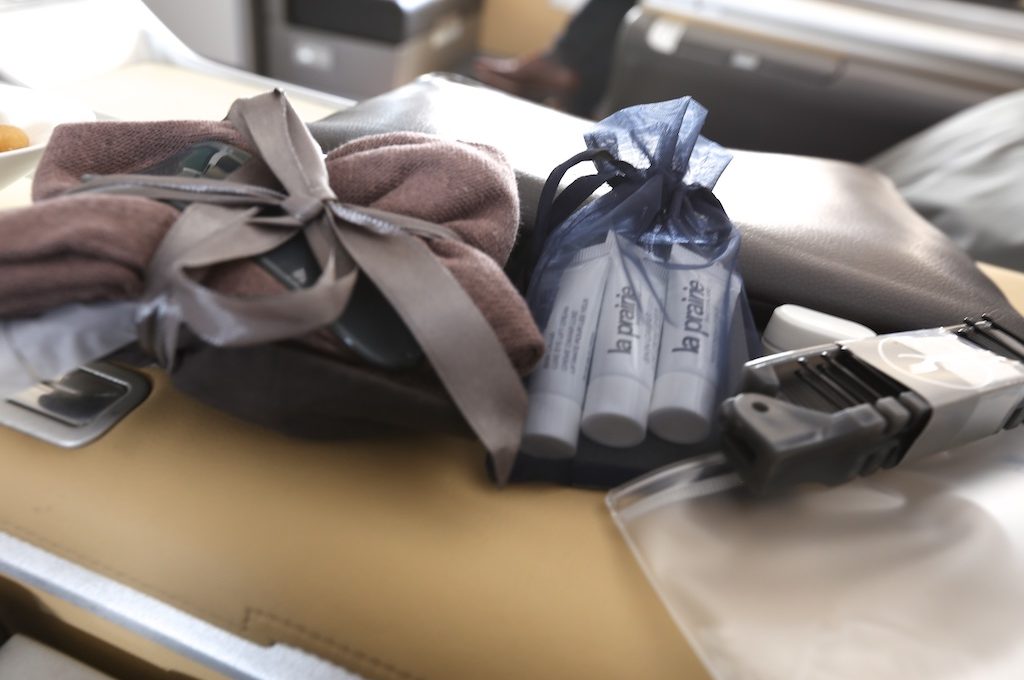 Amenity kit with lotion bottles