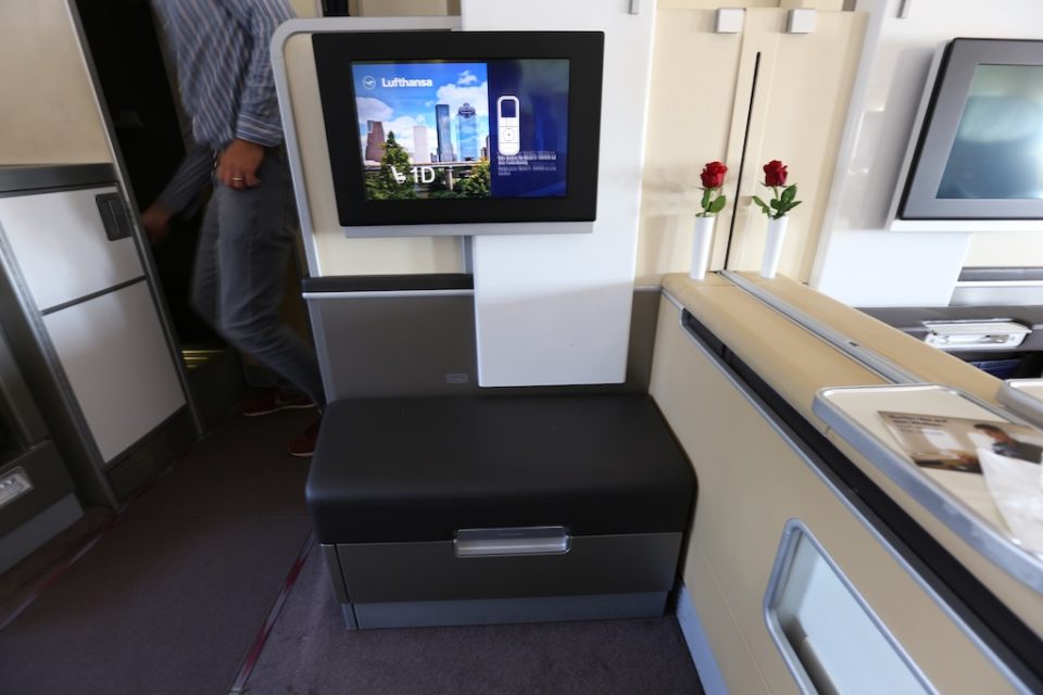 Lufthansa First Class Guide & Review [2021] - UponArriving