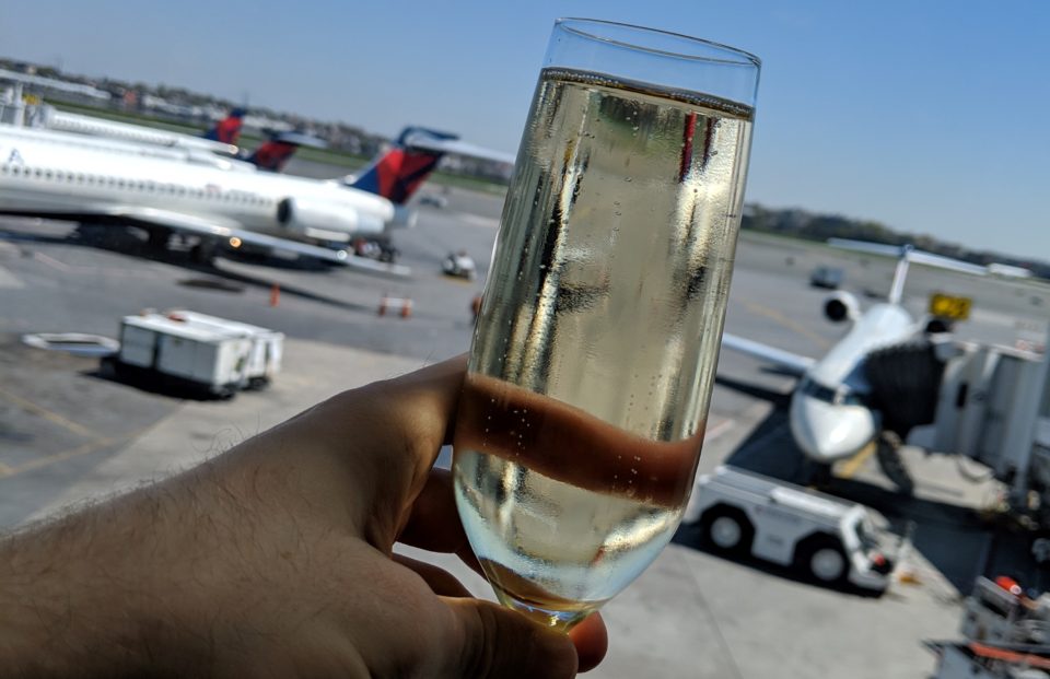 Delta Sky Club Guide (Access & List of Locations) [2022] UponArriving