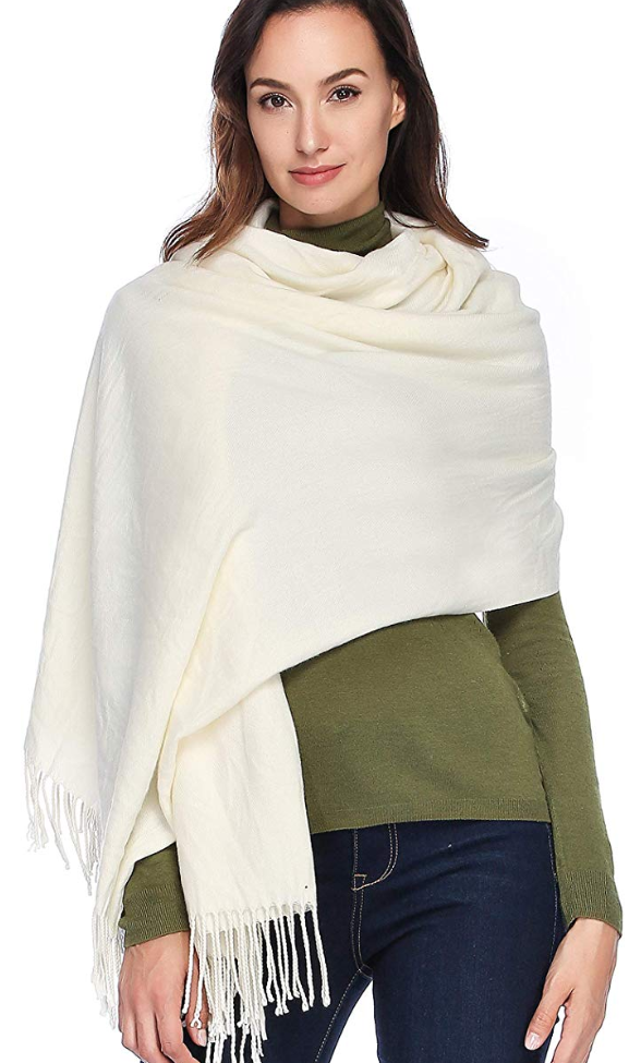 15 Best Travel Blankets [2020] - UponArriving