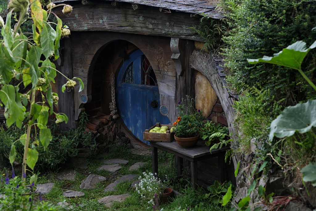 Hobbit hole at Hobbiton Movie Set Tour