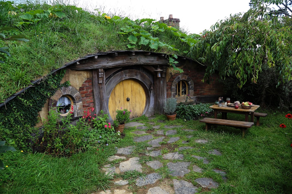 Hobbit hole at Hobbiton Movie Set Tour