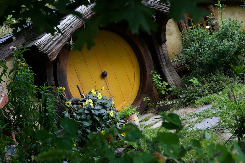 Hobbit hole at Hobbiton Movie Set Tour