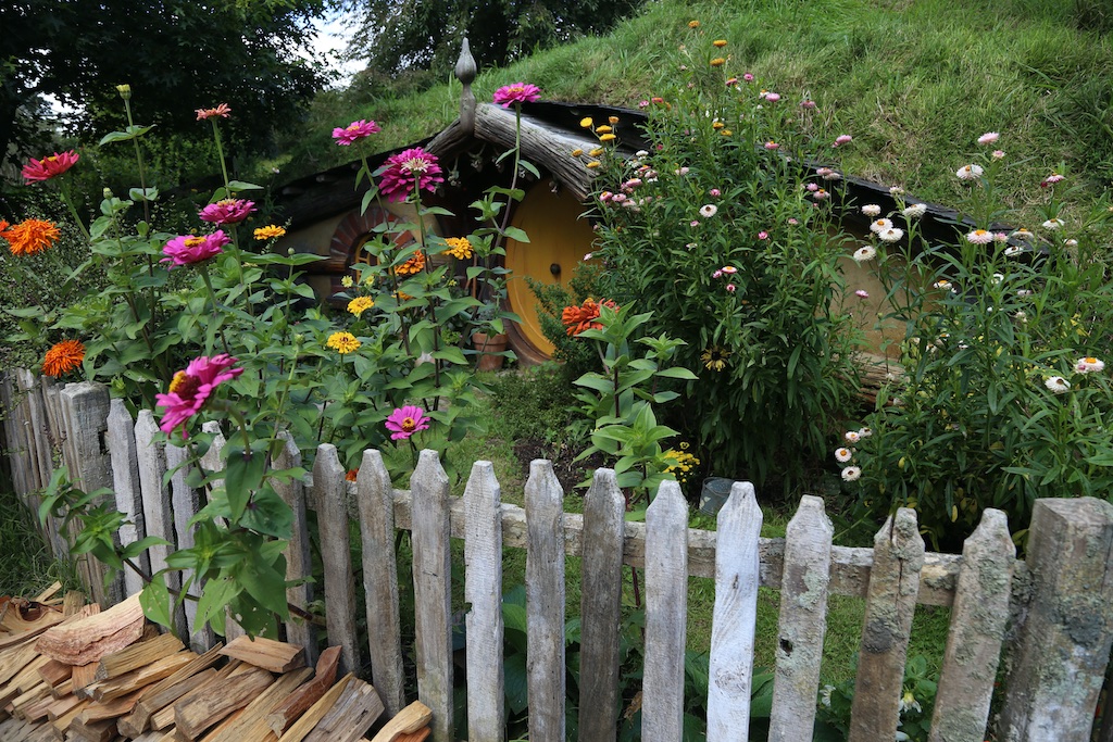 Hobbit hole at Hobbiton Movie Set Tour