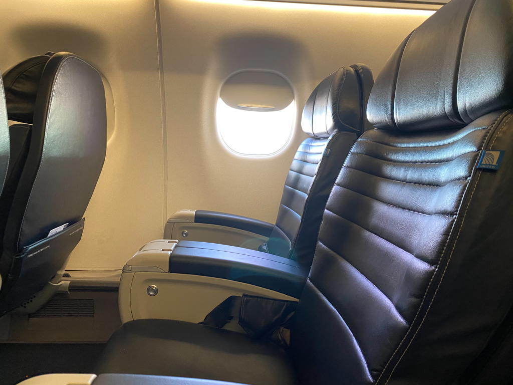 What It S Like Flying During Coronavirus United Airlines Uponarriving