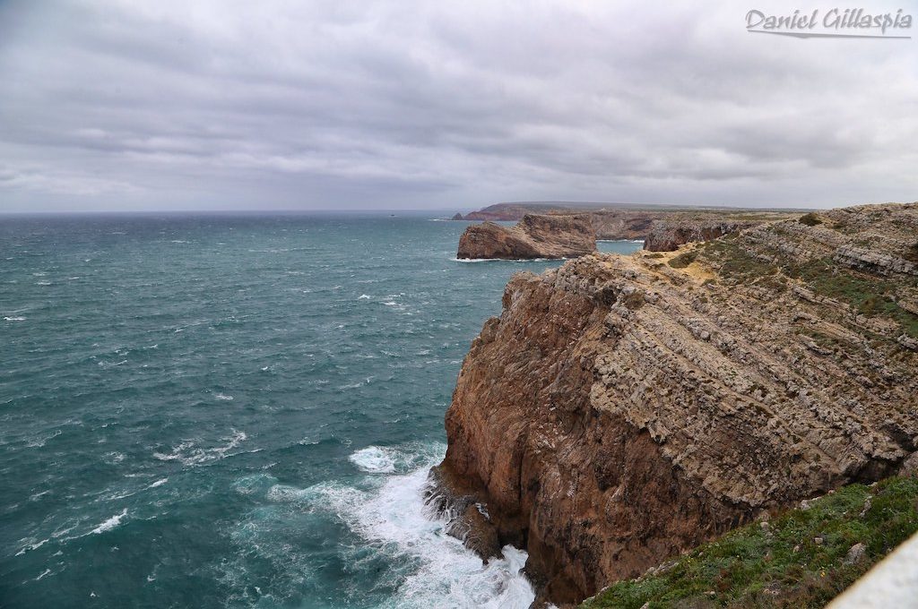 Dramatic cliffs at Farol do Cabo de São Vicente