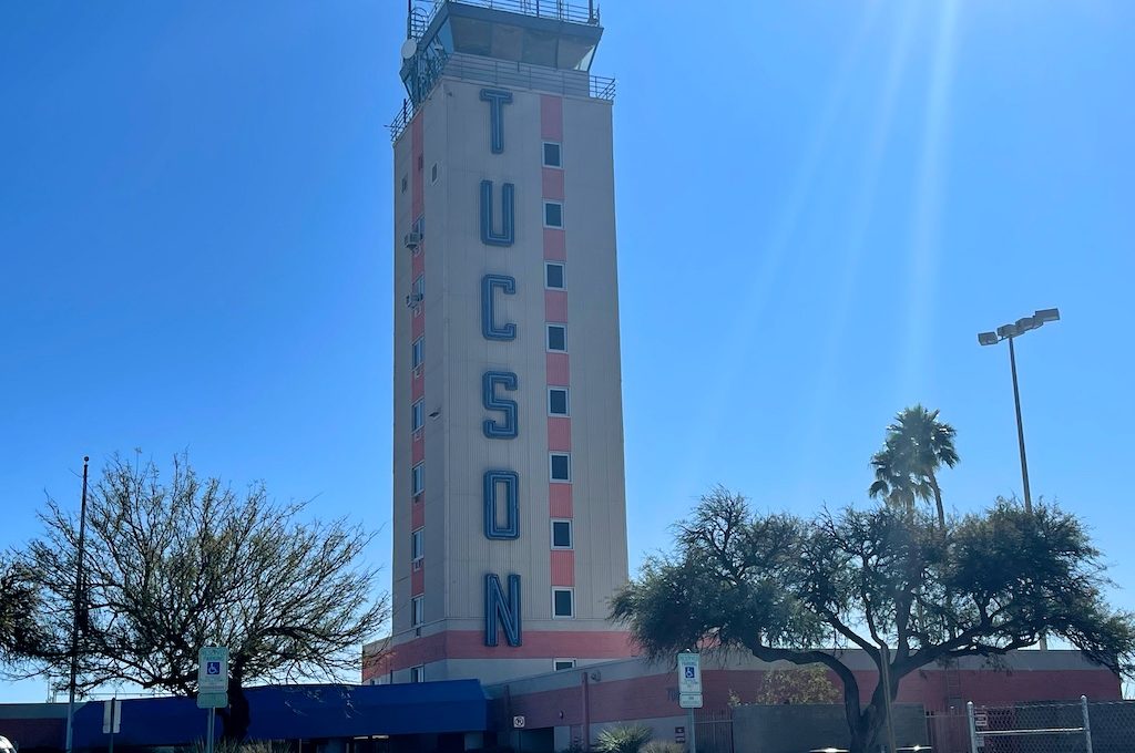 Tucson International Airport (TUS) flight tower
