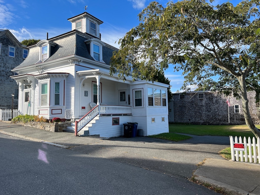 Max and Dani's house Hocus Pocus movie Salem MA.