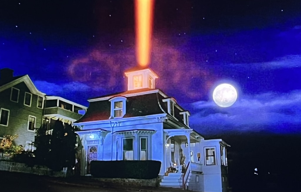Max and Dani's house Hocus Pocus movie.