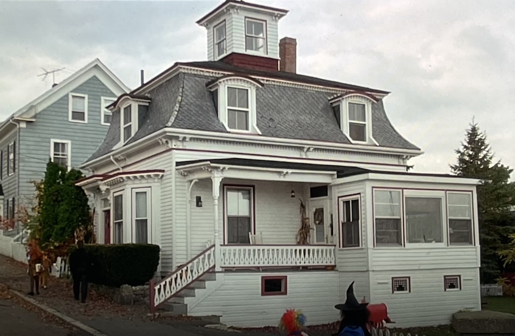 Max and Dani's house Hocus Pocus movie.