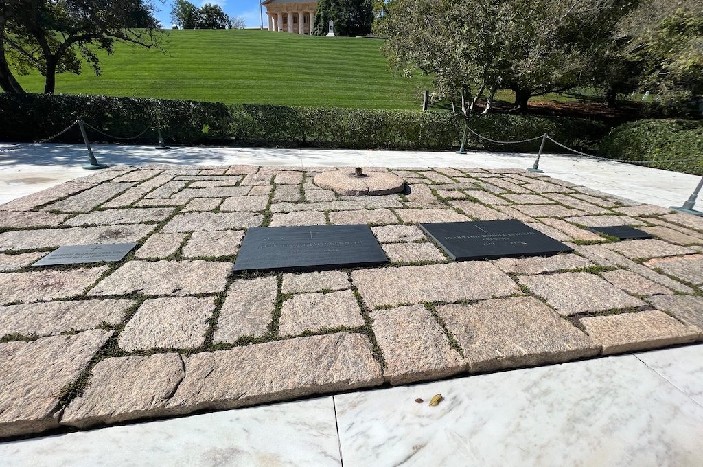 John F Kennedy grave