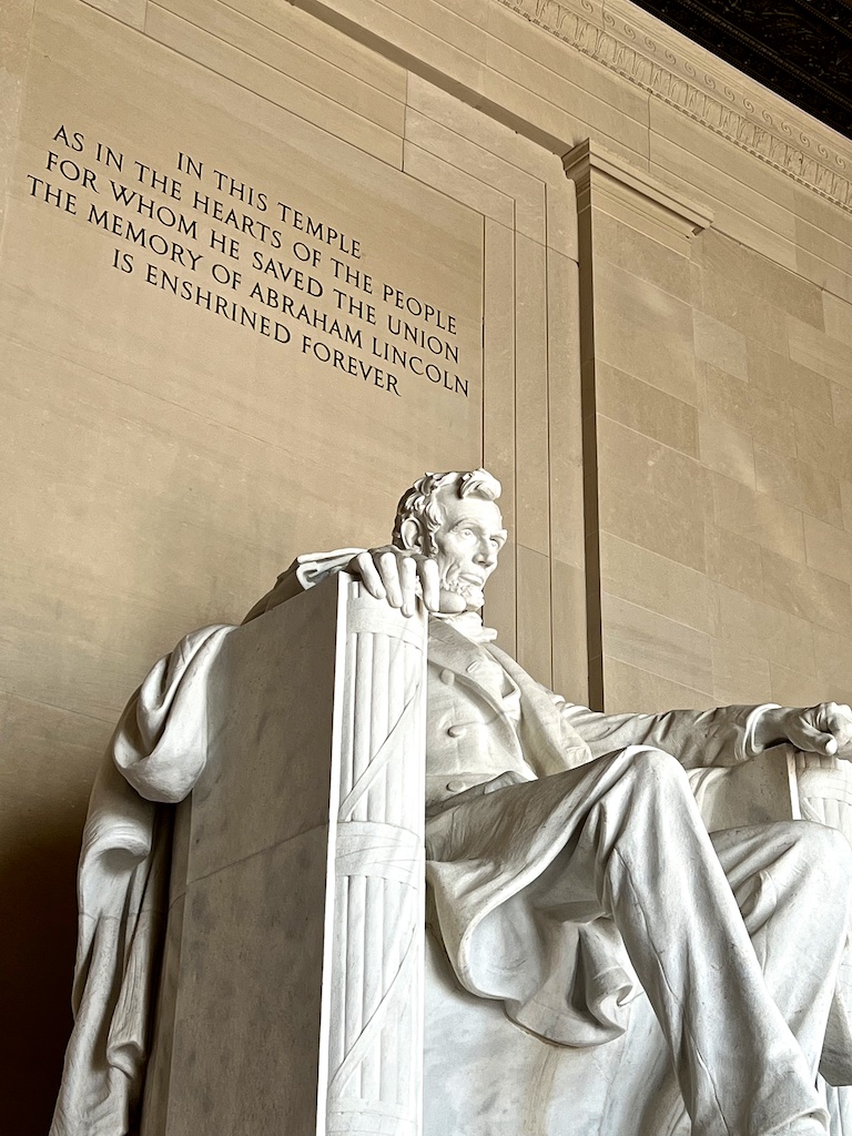 Lincoln Memorial statue