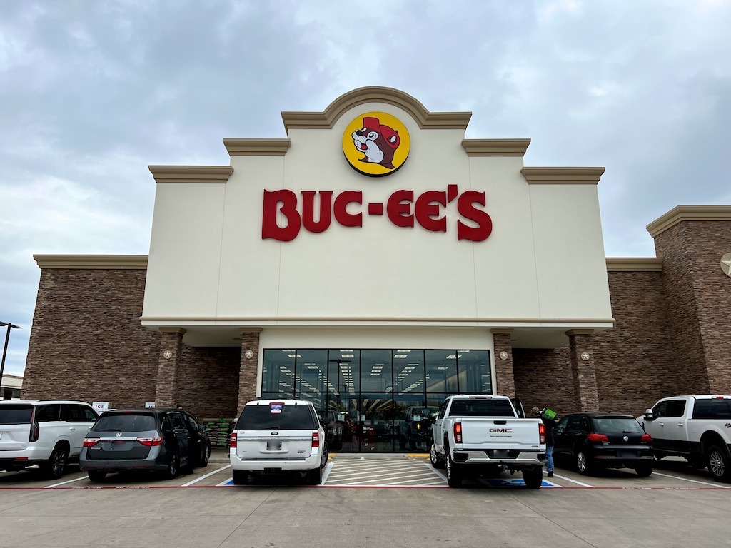 Buc-ee's Ultimate Guide (Locations & Facts) [2023] - UponArriving