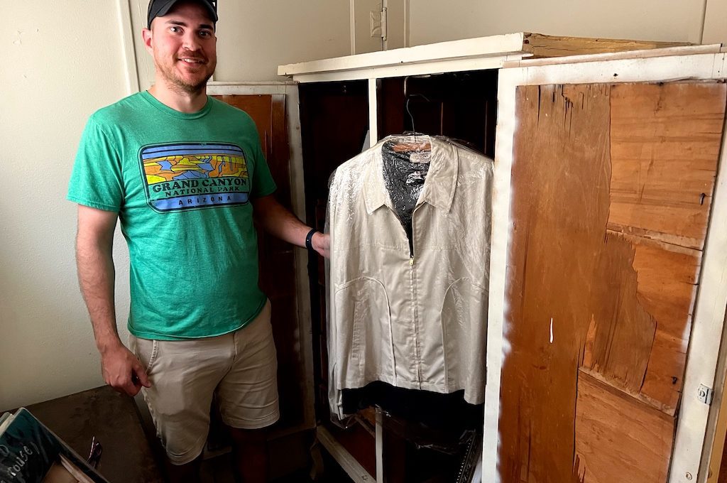 Lee Oswald bedroom wardrobe