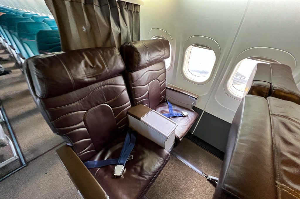 Hawaiian Airlines First Class Boeing 717-200 seats