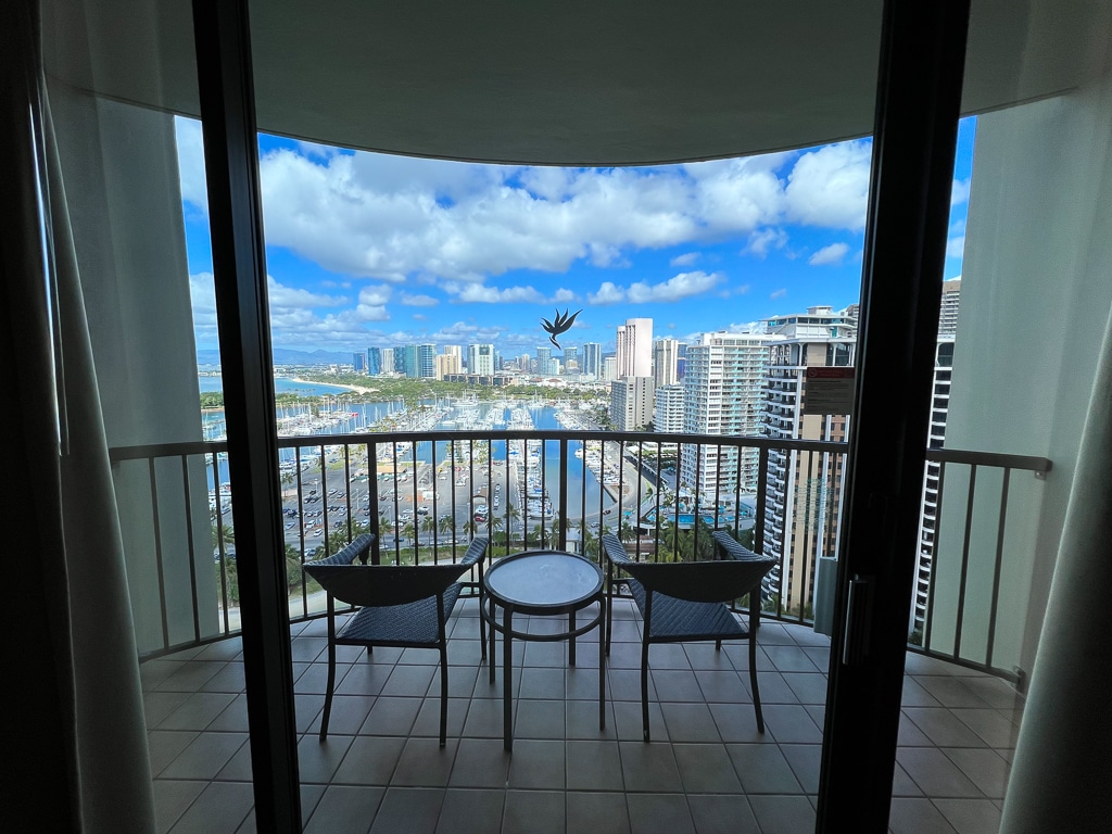 Hilton Hawaiian Village Waikiki Beach Resort Review [2022] - UponArriving