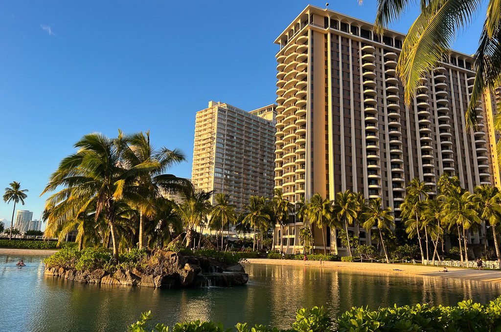 Hilton Hawaiian Village Waikiki Beach duke lagoon