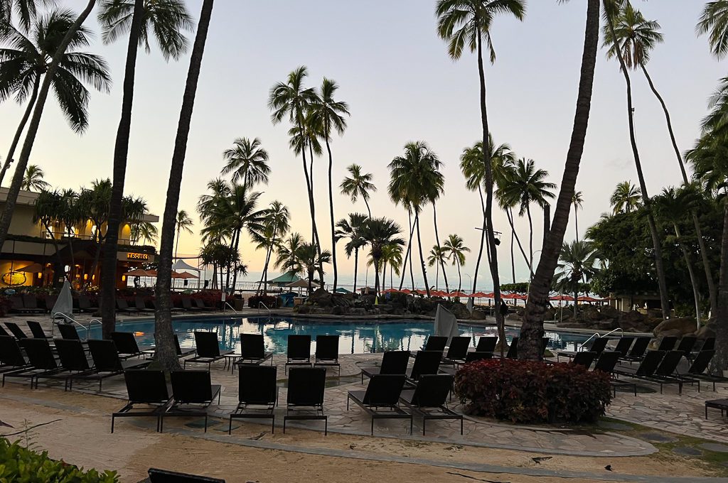 Hilton Hawaiian Village Waikiki Beach pool
