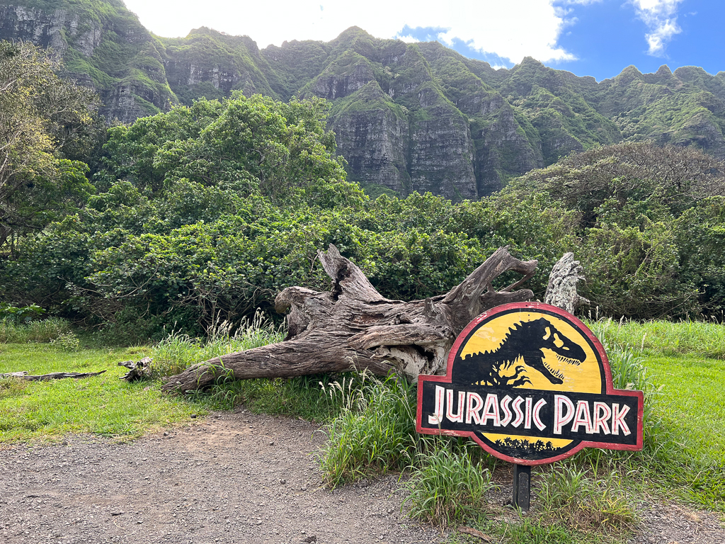 Jurassic Park log Kualoa Ranch