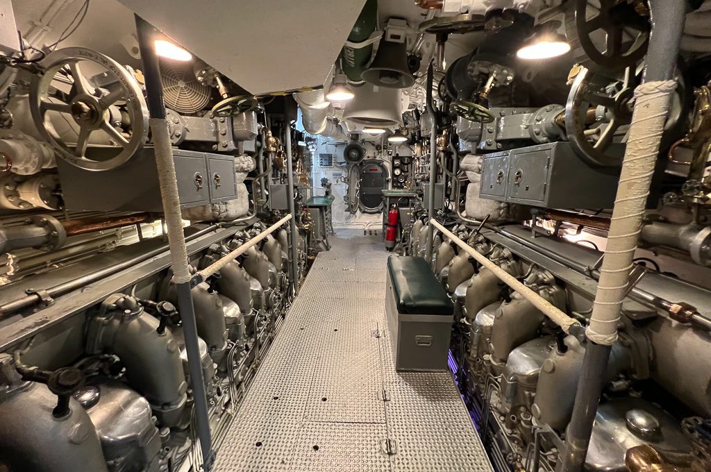 USS Bowfin engine room