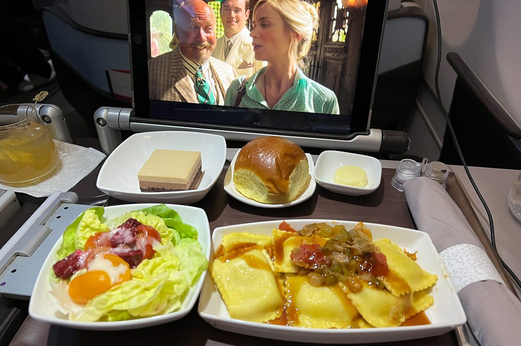 Hawaiian Airlines First Class dining