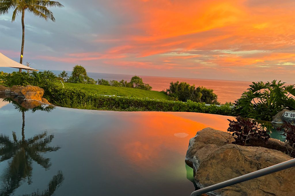 Westin Princeville Ocean Resort Villas infinity pool sunrise