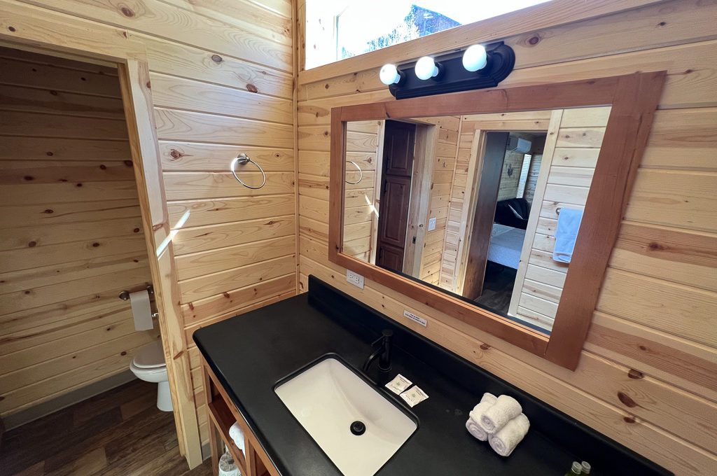 Mount Lemmon Hotel interior bathroom