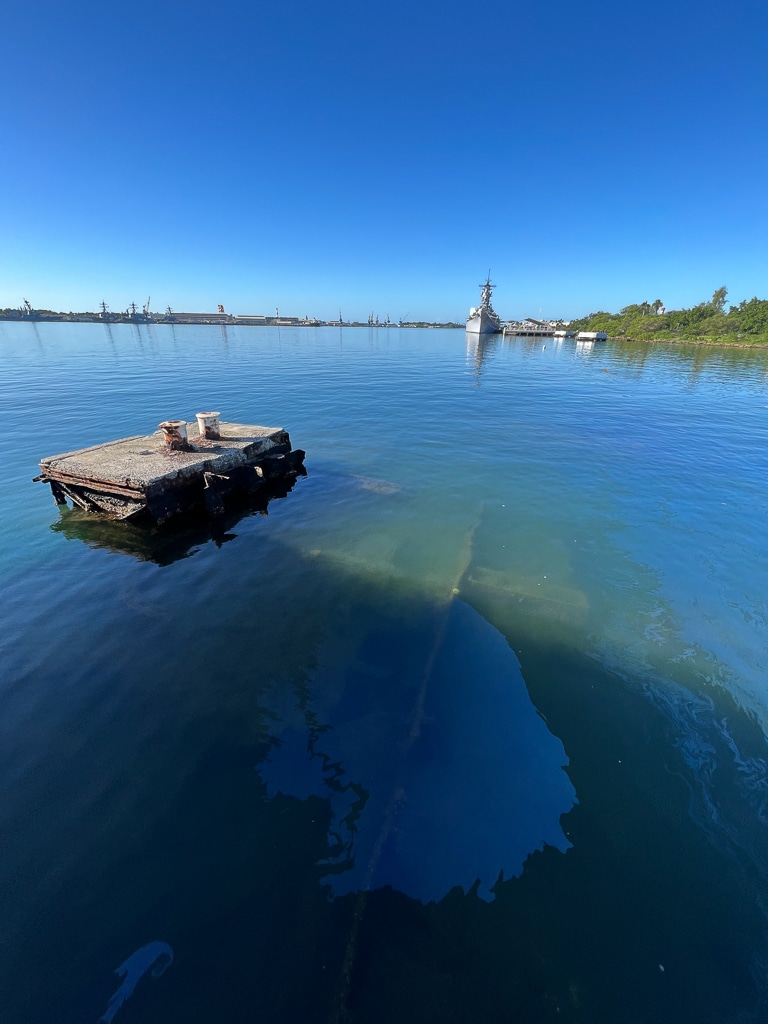 The Oil Leak at The USS Arizona Memorial: A Moving Yet Controversial Site - UponArriving
