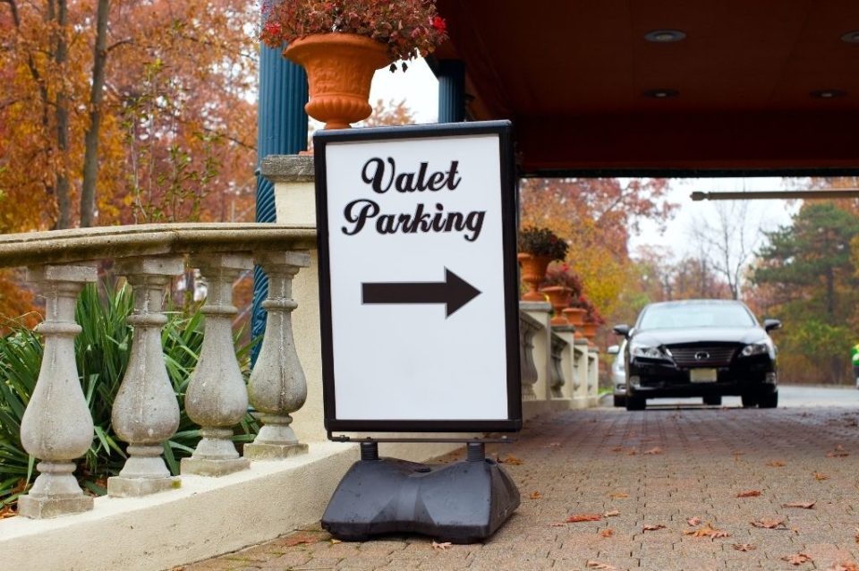 Is the Hotel Valet Responsible When They Damage Your Vehicle? [Tips] UponArriving