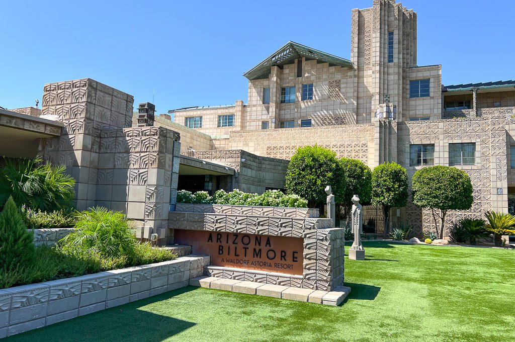 Arizona Biltmore front grounds