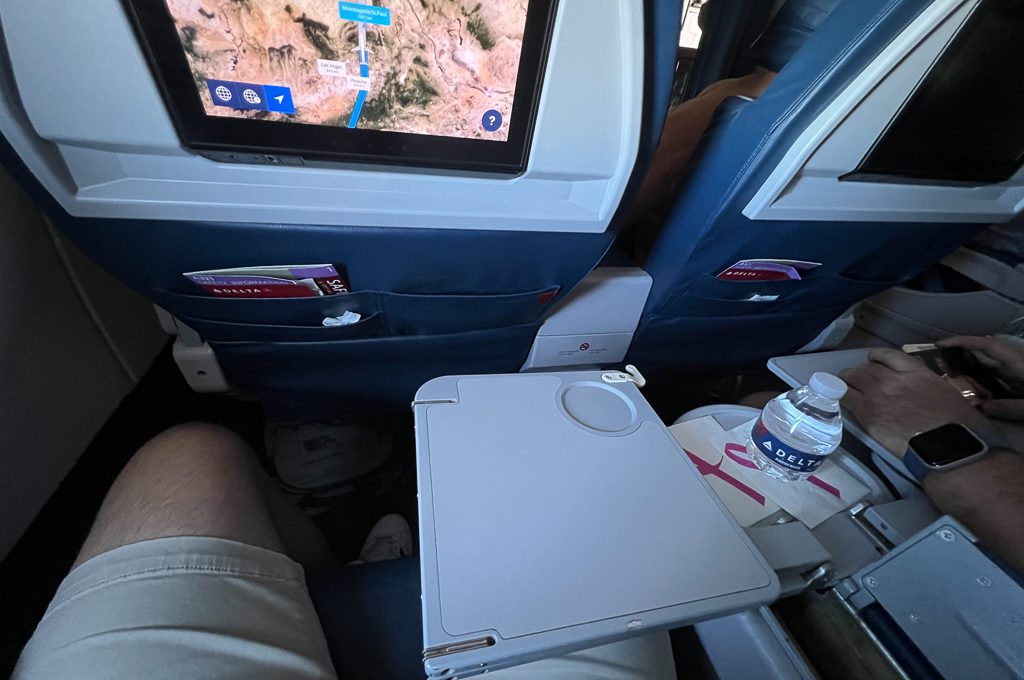 Delta First Class cabin A321-200 tray table