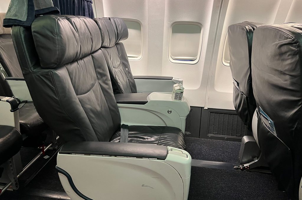 Alaska airlines first class 737-900 MAX cabin