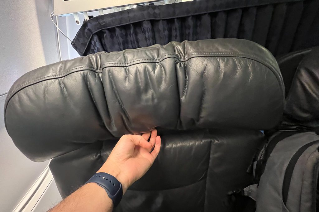 Alaska airlines first class 737-900 MAX cabin