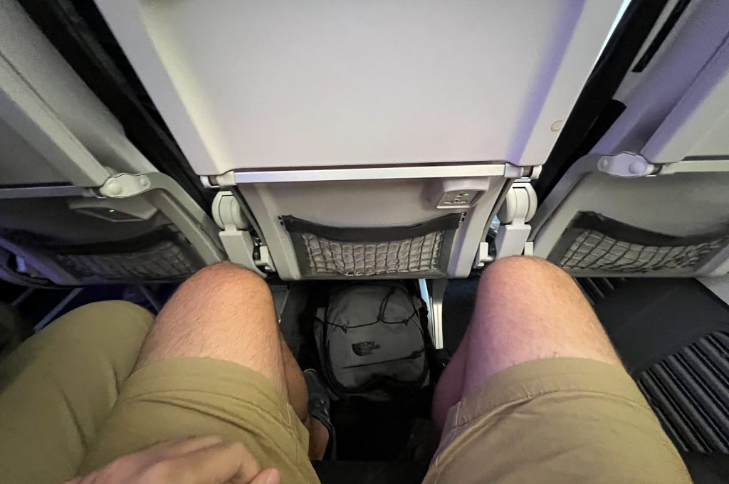 Main Cabin legroom on a 737-900 alaska Airlines.