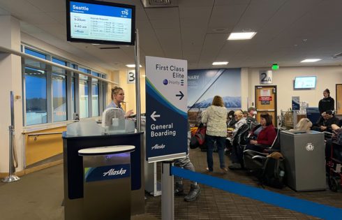 Alaska-Airlines-Premium-Class-30-boarding - UponArriving