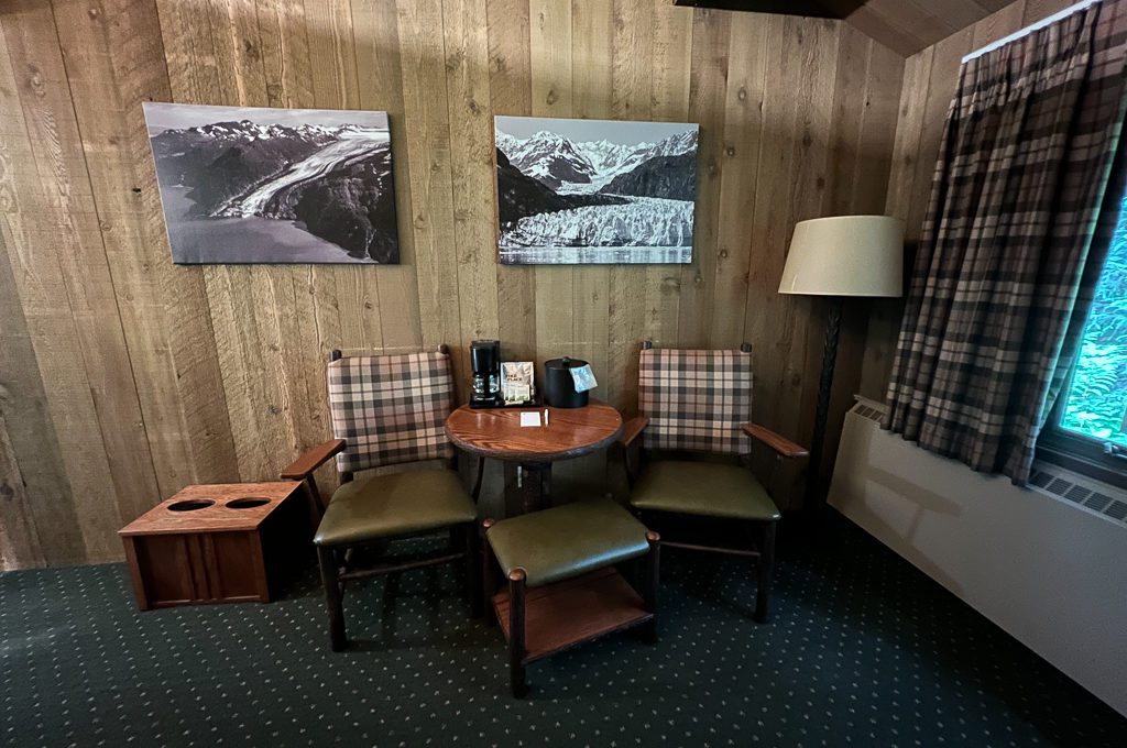 Glacier Bay Lodge cabin 