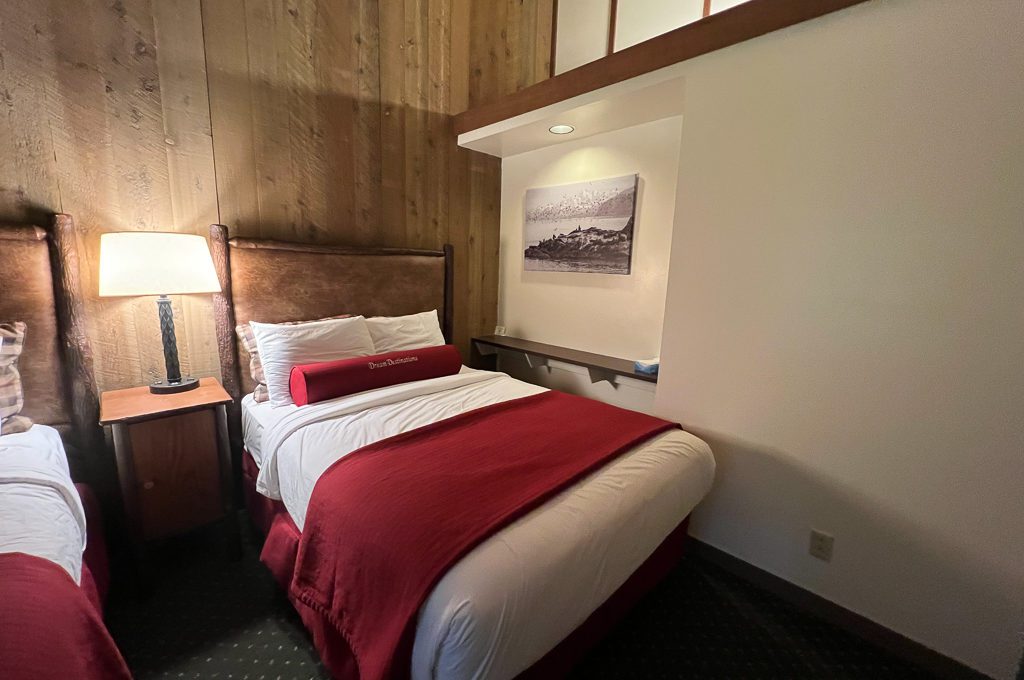 Glacier Bay Lodge cabin double 