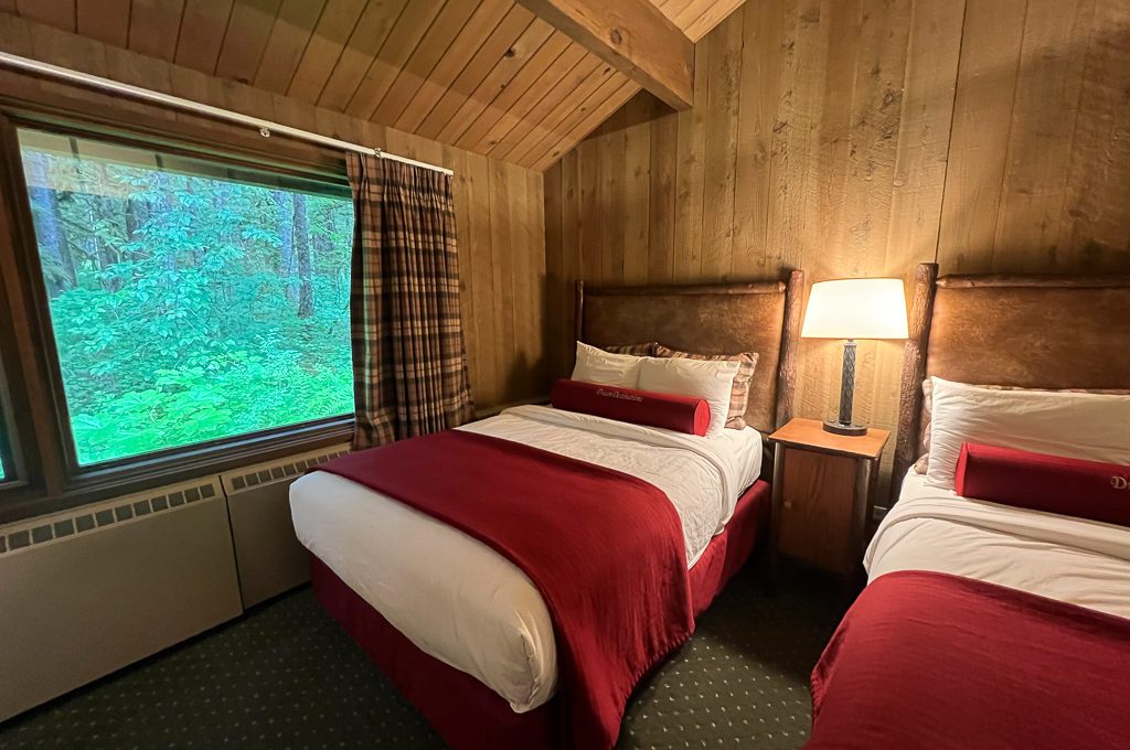 Glacier Bay Lodge cabin double 