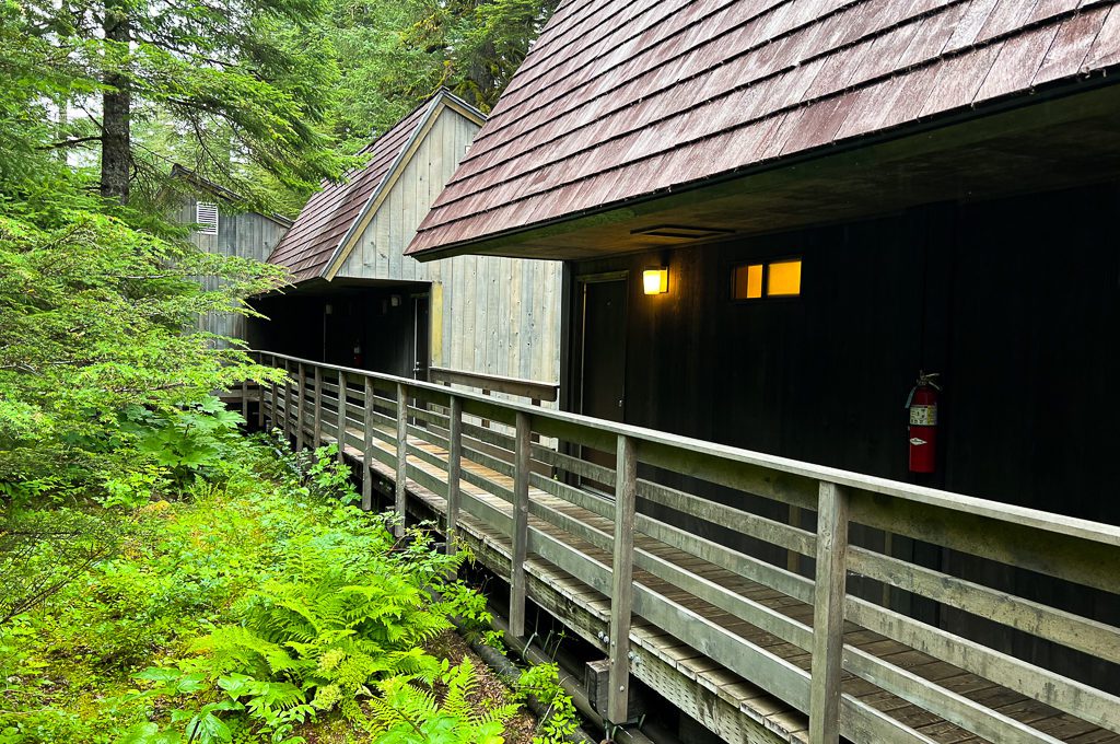 Glacier Bay Lodge cabins
