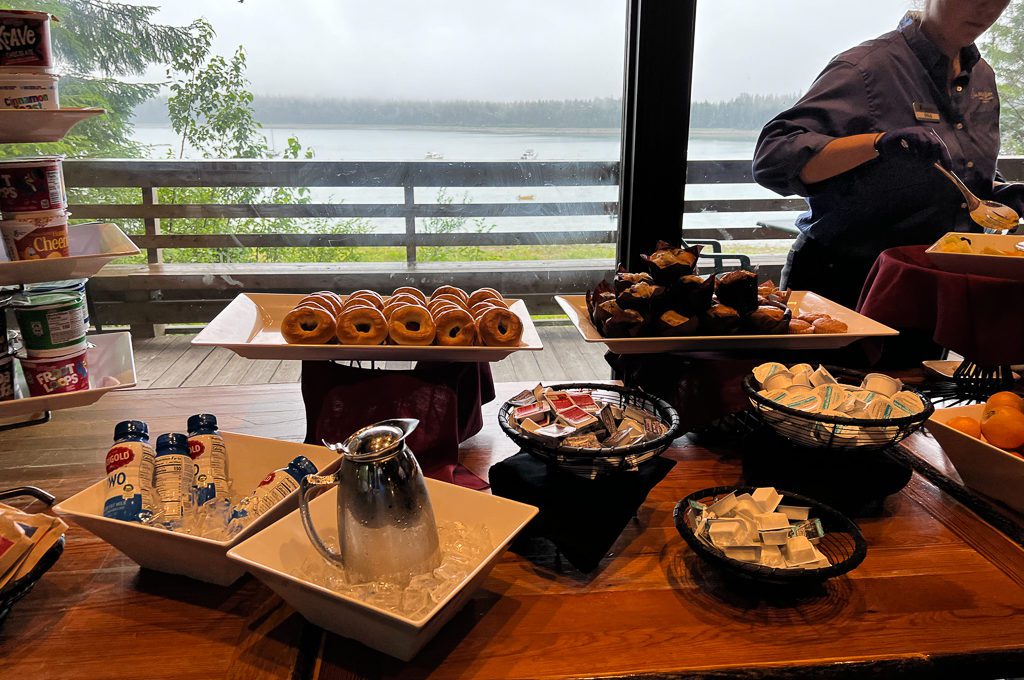 Glacier Bay Lodge Fairweather restaurant breakfast