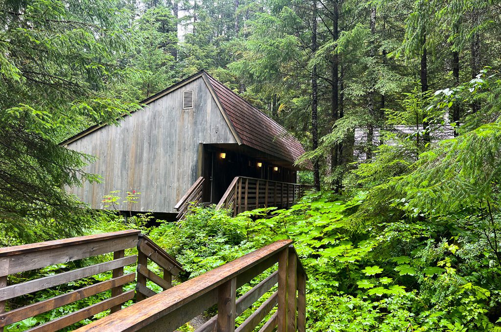Glacier Bay Lodge cabins