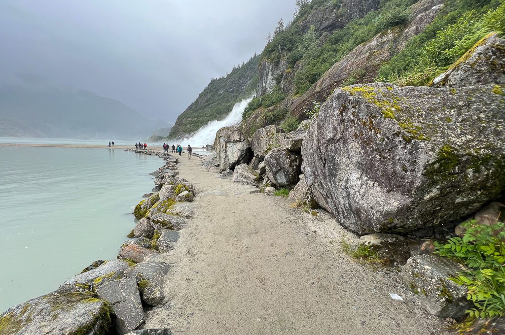 Nugget Falls trail