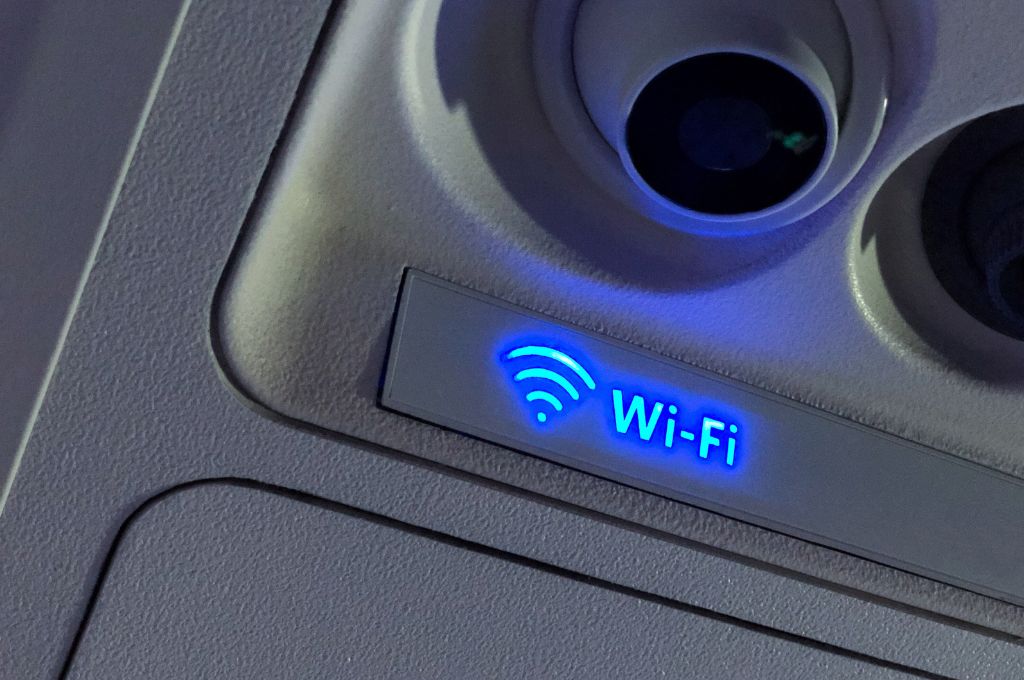 wifi icon on plane