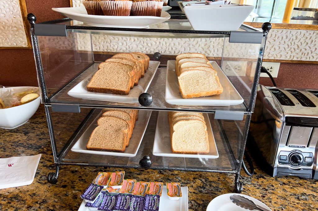 Marriott Seattle Airport lounge breakfast items