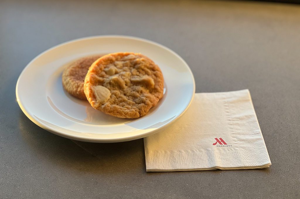 Marriott Seattle Airport lounge snacks